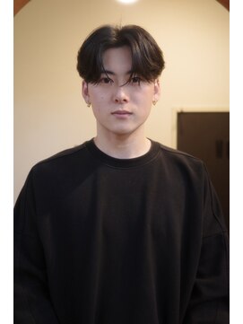 エディ(Edy) メンズセンターパートコンマバングケアパーマ韓国ヘアカルマヘア