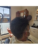 ヘアーファン(Hair Fun)&nbsp;大人のメンズカットツーブロック爽やかベリーショート白髪ぼかし