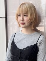 ロジックマジック(Logic Magic)&nbsp;柔らかな動きが魅力、ブロンドカラーの顔まわりレイヤー