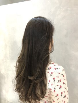 オーストヘアー リュウール(Aust hair Lueur) 大人のロングレイヤー