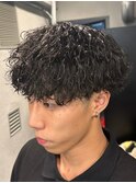 1226ツイストスパイラルパーマ束間アッシュブラック短髪ショート
