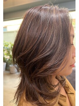 アリーマーケット(ALLEY MARKET) くびレイヤーエモージュシルキーベージュハイライトカラー