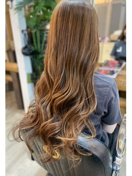 シークレットミラーズ(SECRET MIRRORS) ロング巻きスタイルハイライト