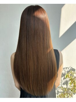 サロンブルーナ(SALON BLUENA)の写真/髪質改善とカラーで艶と透明感を叶える、相性抜群のセットメニュー。大人の上質美髪スタイル