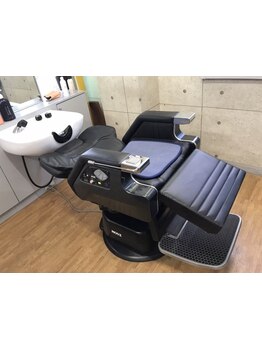 【カット+シェービング+眉カット+ヘッドスパ \4700】髪の土台の頭皮を整えて*日頃の疲れもリフレッシュ♪