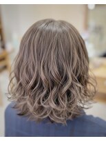 ビューティーミュージアム モア Beauty Museum MORE&nbsp;ゆるめプードルパーマ