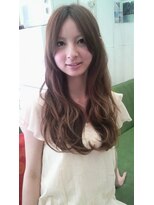 フローレント(florent)&nbsp;やわらかで女性らしさあふれるロングウェーブスタイル