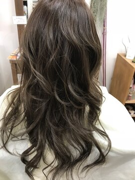 イスト(i s t) ゆるふわカール