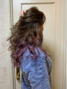 美容室 ティンカーベル ピンクオーキッドインナーカラ―