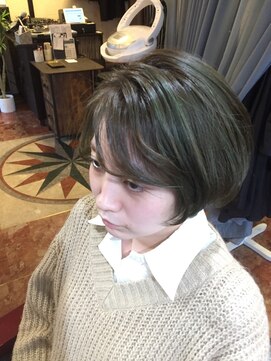 カルアテラス(CALA terrace) グラデーションボブスタイル+マットブルー系のカラーリング