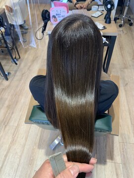 サラ(sarah) イルミナカラー髪質改善