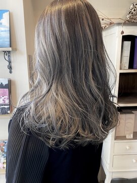 ヘアーデザイン シュシュ(hair design Chou Chou by Yone) ☆chouchou☆ハイライト×アッシュグレー