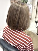 白髪ぼかしハイライト×ボブ