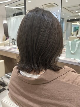 ガレリアエレガンテ 栄店(GALLARIA Elegante) グレージュ × 外ハネ