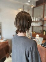 ウツギ(UTSUGI) レイヤーボブ×オリーブベージュカラー