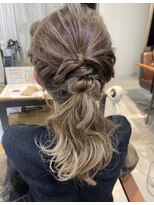 リコ ヘアアンドリラクゼーション 名駅店(LICO HAIR＆RELAXATION)&nbsp;ロープあみポーにテール　名古屋/名駅
