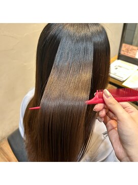 シキオリ(SHIKIORI) まとまりが良くなることで、光が均一に反射して艶感もアップ