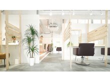 カラー専門店 Month Color 浦安【11月中旬NEW OPEN(予定)】の雰囲気(ブロースペース 最高品質のヘアケアアイテムが充実)