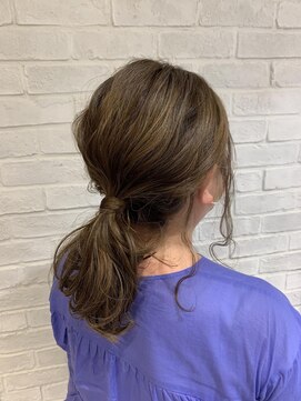 コム(com by neolive) ゆるポニー×ハイライト