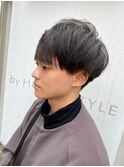 2021's ブルーアッシュ刈り上げマッシュ