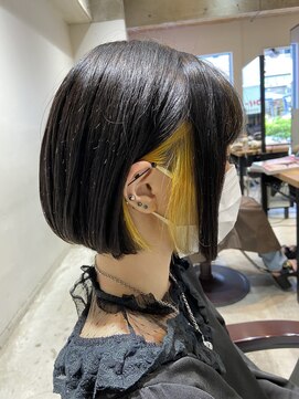 エレナ(elena) イエロー×インナーカラー ×ボブ