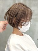 ナチュラルハイライト 前髪なしショートボブ イルミナカラー