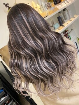 ロンド レア 天神大名店(Lond Le’a) エクステ×バレイヤージュ[天神大名/博多/福岡天神]