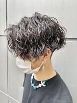 テトラ バイ ネオリーブ 横浜西口店(tetra by neolive)&nbsp;横浜★ツイストスパイラル前下がりセンターパート