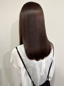 ヴェリーテ(Verite) ＃レイヤーロング＃アッシュカラー＃髪質改善＃縮毛矯正