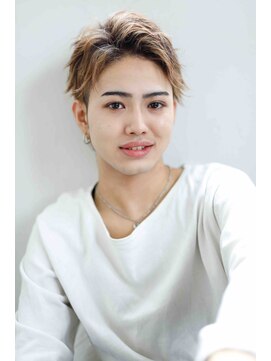 ネル 千早 香椎(nell.) アップバングショート【ツーブロック刈り上げ短髪】