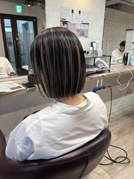 コワファーストナガサキシャンプーボーイ(COIFF1RST NAGASAKI SHAMPOO BOY) 大人ショートボブ丸みショートカットマッシュショート前髪あり