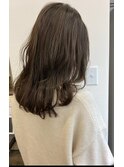 赤みを消したオリーブベージュ