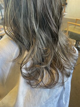 ムード マグ レーベル 南松本(MOOD Mag Label) 20代30代◎定番ハイライト×艶カラー小顔レイヤー透明感