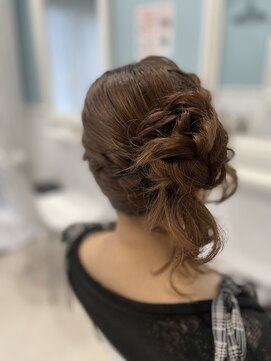 ホワイト 東京新宿店(White) 片クラゲヘア