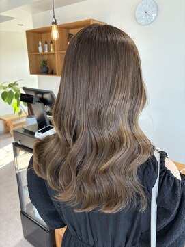 エヌダブリュエイチ(n.w.h) オリーブベージュ