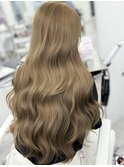 ヘーゼルベージュ　ブリーチ　レイヤーカット　海外風