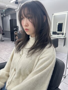 イル 天神西通り店(ill) 20代30代ボブ/ミディアムレイヤー/グレージュ/透明感/天神/大名