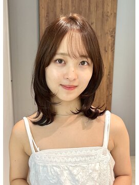 ビュートリアム 南青山(BEAUTRIUM) 外ハネミディアムレイヤー　レイヤーカット　　表参道青山