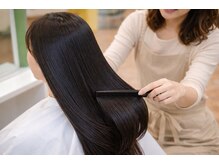 パリスパリ 西条店(PARIS PARI)の雰囲気（触りたくなる柔らかさ♪    髪質改善/シルク架橋/縮毛矯正）