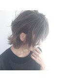 外ハネ無造作ヘアー×ウルフカット×イルミナ×グラデーション