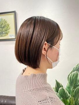 リリアン バイ リトル(Lilian by little) ヌーディーベージュ×ショートボブ