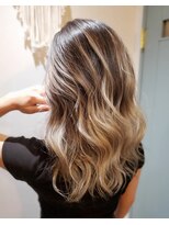 サーティーン(THIRTEEN) 【20代】海が似合う外国人風ヘア♪こオリジナルバレイヤージュ☆