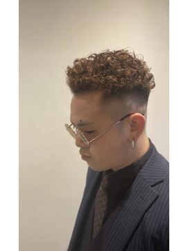 ザセカンド(THE 2nd) パーマ×スキンフェード