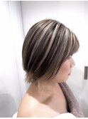 20代30代ホワイトベージュコントラストバレイヤージュ