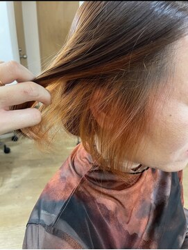 リコモ(Likkle More) 前下がりボブ×インナーカラー