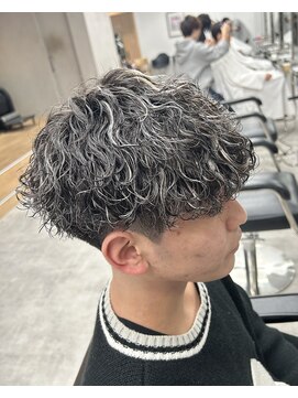 ラヴィズムバイフィフス(LUVISM by fifth) 波巻きスパイラルツイストスパイラルパーマメッシュハイライト