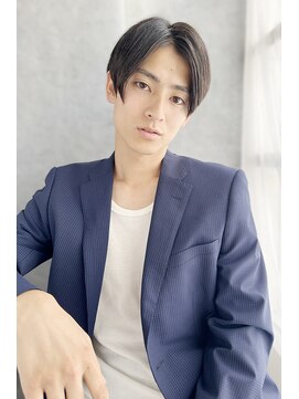 アーク(ARC+) センターパートの韓国風ショート/ダウンパーマ