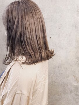 ユアーズヘア 新宿WEST(youres hair) ブリーチカラー　ヌーディーベージュ　重め外ハネボブ