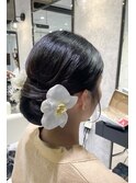 タイトシニヨン×胡蝶蘭アレンジ