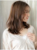 ミルクティーアッシュミディアムレイヤースタイルY戸頭20代30代
